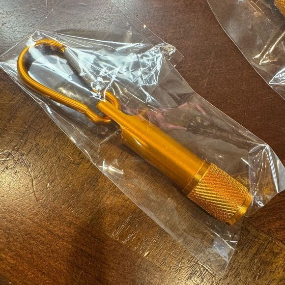 Mini Aluminum Keychain Flashlight LED Tiny $10 Closet Min Purchase - Picture 4 of 11